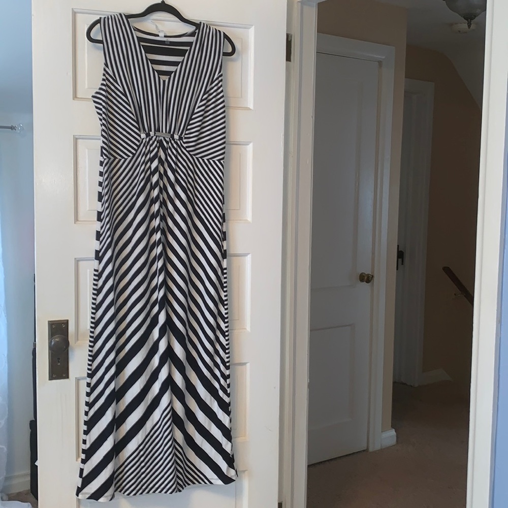 Medium New York Collection Maxi Dress striped